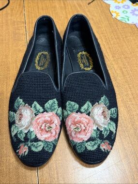 The Larkspur Collection Needlepoint Loafers sz 8.5